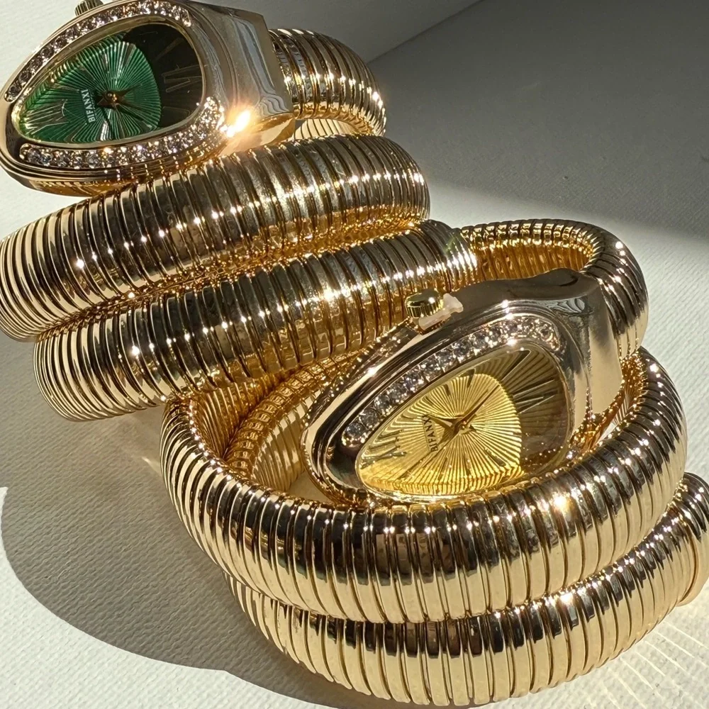 Serpenti Elegant Gold Women's Watch Bracelet Set